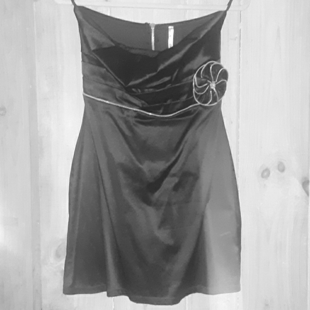 Black strapless dress